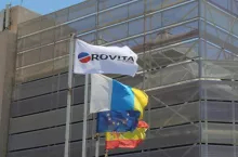 Flaga z logo firmy Rovita (Rovita)