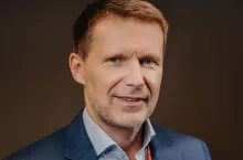 Paweł Musiał, prezes zarządzający Profi Rom Food, jeden z najbardziej utytułowanych i doświadczonych polskich menadżerów z sektora handlu detalicznego, nagrodzony statuetką Retail Business Awards w kategorii „Wizjoner Handlu 2022”. (Profi Rom Food)