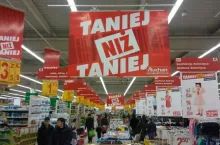 93,5 proc. Polaków w mniejszym lub większym stopniu korzysta z promocji i potrafi określić, za jaki odsetek zakupów żywnościowych.te promocje odpwiadają(fot. wiadomoscihandlowe.pl)